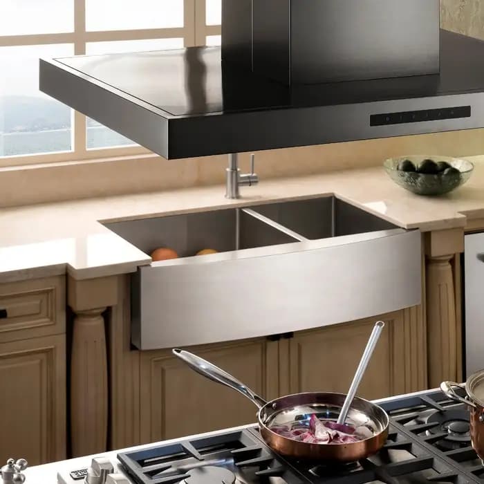 ZLINE - Convertible Island Mount Range Hood in Black Stainless Steel - BSKE2iN